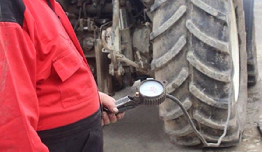 Don’t forget to adapt the pressure of your tractor tyres