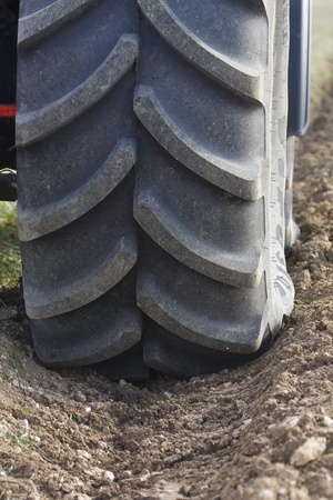 Traction capacity of tractor tyres