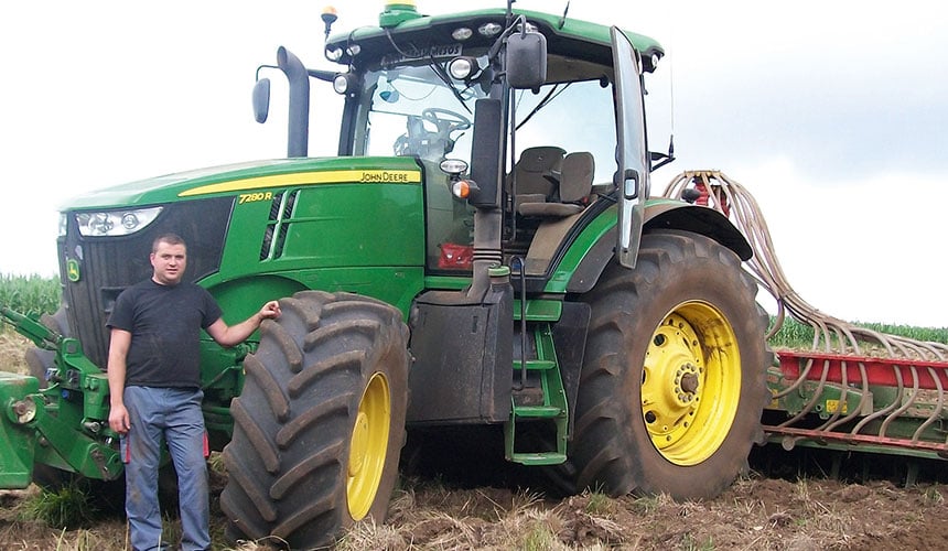 Larger tyres at the rear