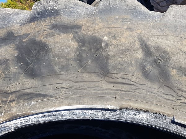 Unrepairable tyre due to driving with a flat tyre