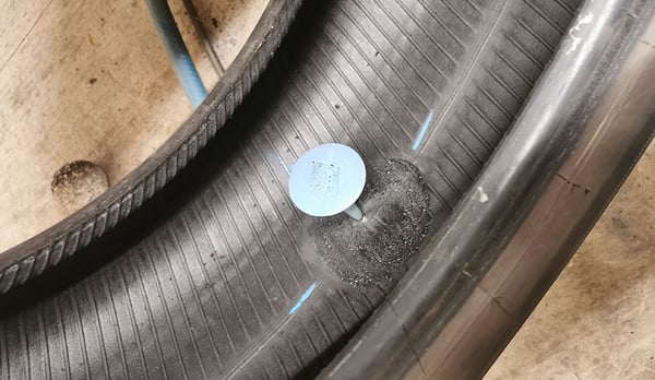 Mushroom plug for internal tyre repair