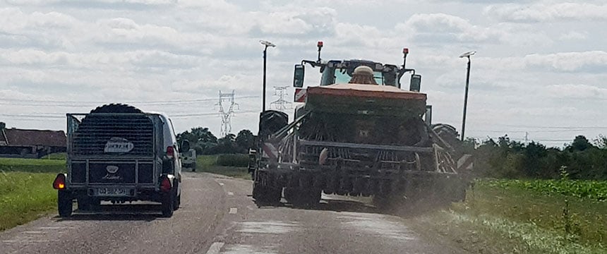 Difficult travel by road due to the width of a tractor with duals