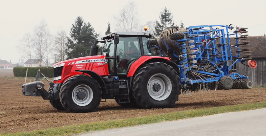Massey Fergusson equipped with low-pressure VF VT TRACTOR tyres