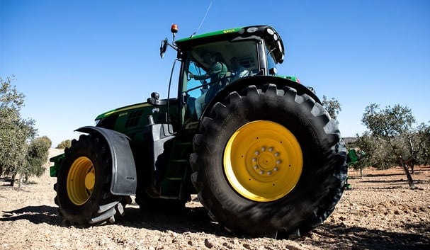 VX-TRACTOR tyres have a longer useful life than standard tyres