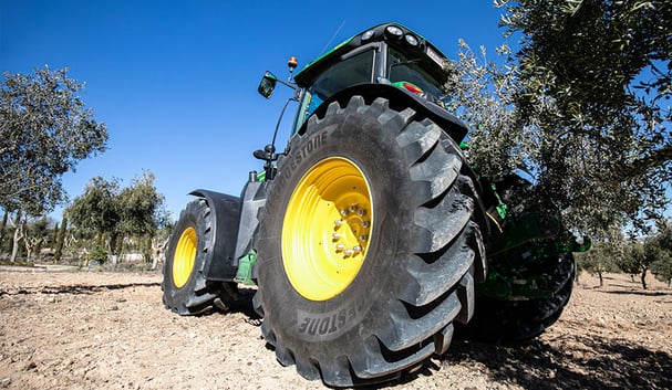VX-TRACTOR tyre: ideal for polycropping and livestock farming