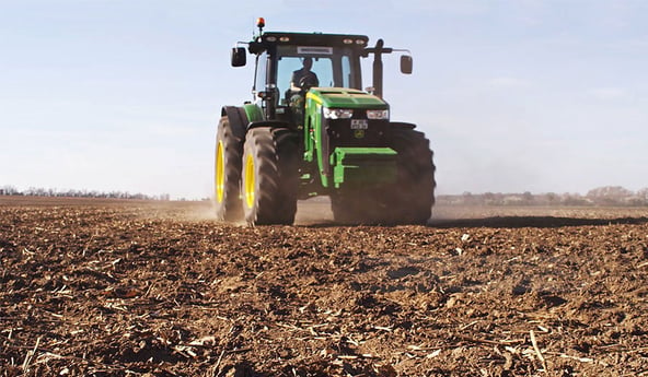 Which agricultural tyre helps you to preserve soil fertility?