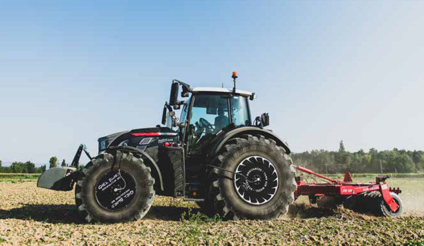 Agricultural farm equipped with VT-Tractor tyres and Tank Air Wheel