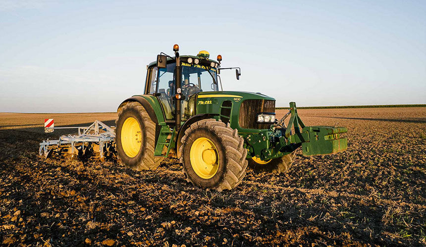 The VX-R TRACTOR tyre design leads to optimal traction