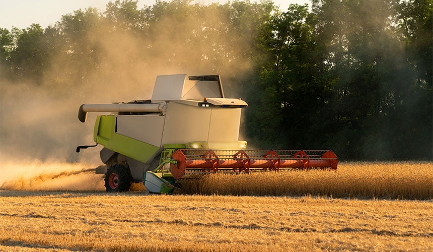 Autonomous harvester equipped with VT-TRACTOR tyres