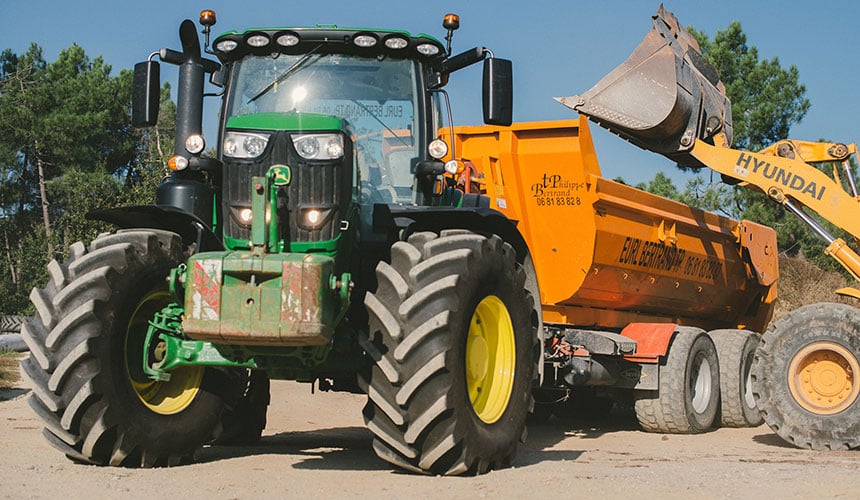 VX-TRACTOR tyres suited to heavy loads and transport