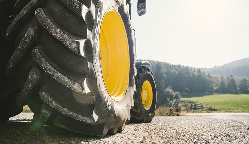 The VX-TRACTOR tyre is more resistant at the level of the usual high-strain zones in agricultural tyres