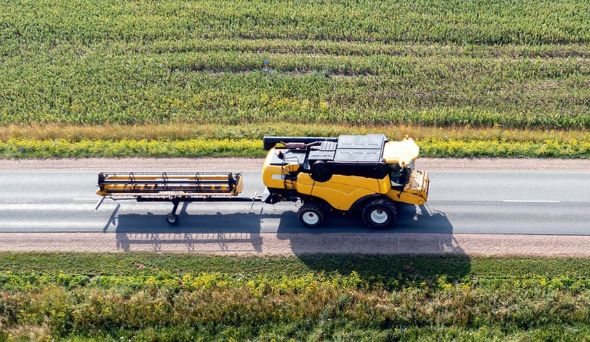 Load transfer of the weight of the cutting bar to the rear axle