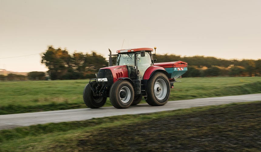 VX-R TRACTOR tyres have a wider tread which is very efficient during braking