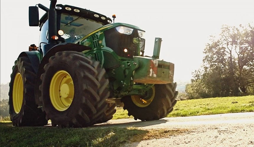 VX-TRACTOR tyre perfectly optimised for road handling when cornering