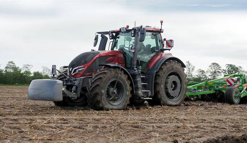 VF VT-TRACTOR tyres inflated to 0.6 bar to avoid slip
