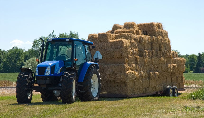 This excessive load generates too much load transfer to the rear axle of the tractor
