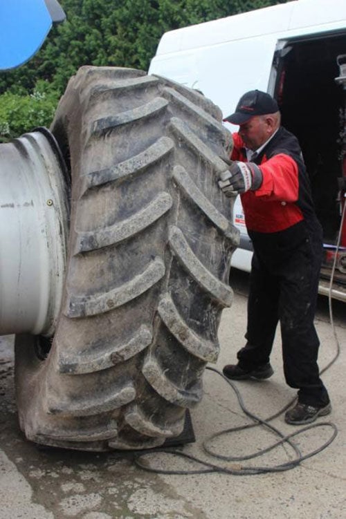 Tyre handling without equipment can lead to accidents
