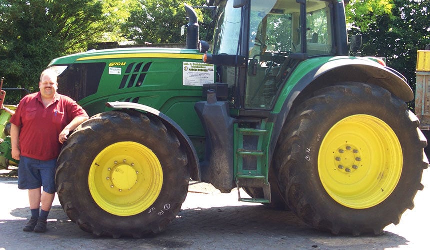 John Deere tractor equipped with VT-Tractor tyres
