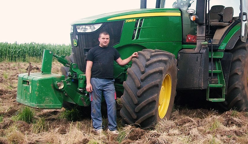 John Deere tractor equipped with VT-Tractor tyres