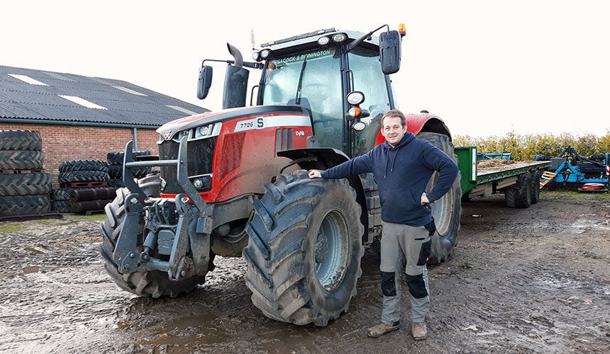 Massey Fergusson 7726 S tractor equipped with VX-TRACTOR tyres