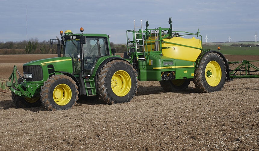 John Deere 6630 tractor equipped with VX-R TRACTOR tyres