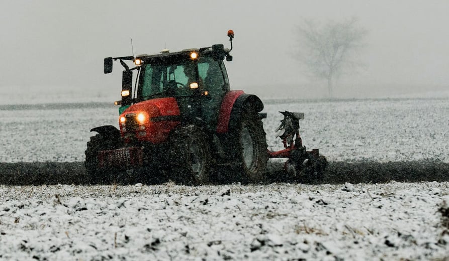 Which agricultural tyre to use in bad weather conditions?