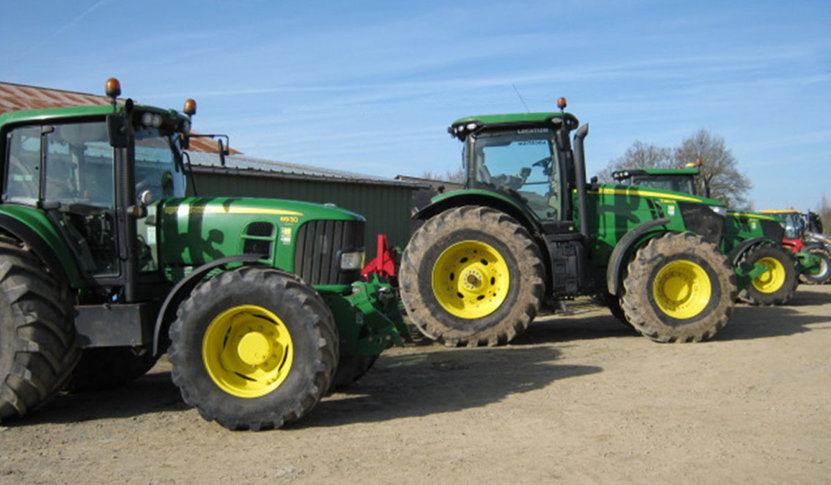 The best agricultural tyres for agricultural contracting companies