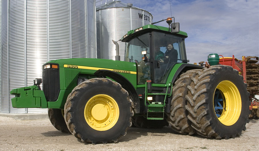 Tractor with duals