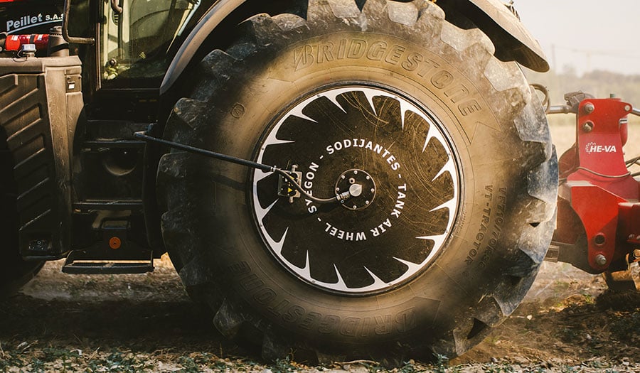 VF VT-TRACTOR tyre with an air tank wheel