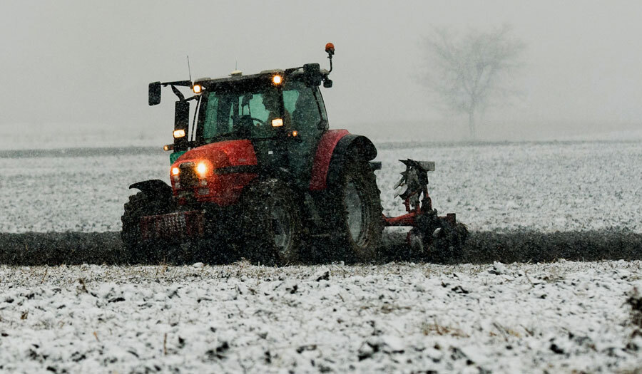 Which agricultural tyre to use in bad weather conditions?